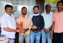 औद्योगिक प्रशिक्षण संस्था, वार्षिक परीक्षेत भारतातून प्रथम आलेल्या देसाईगंज येथील कु. सुशील हेडाऊ या विद्यार्थ्यांचा आमदार कृष्णा गजबे यांच्या हस्ते शाल व श्रीफळ देऊन सत्कार..