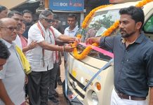 कचरा व्यवस्थापनासाठी 2 चारचाकी घंटागाड्या दाखल;आमदार राजे धर्मराव बाबा आत्राम यांच्याहस्ते झालं उद्धाटन