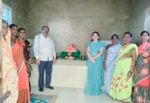 माजी नगराध्यक्ष योगीताताई पिपरे यांनी जाणल्या इंदिरा नगरातील महिलांच्या समस्या