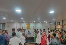 रेव्हनी कॉलनी गणेश नगरातील नागरिक जिल्हाधिकारी कार्यालयावर धडकले !कुणाल पेंदोरकर यांच्या नेतृत्वात जिल्हाधिकारी यांना निवेदन