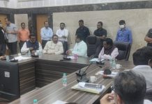 MLA Doctor Devaraoji Holi thanked Forest Minister Sudhirbhau Mungantiwar for clearing the way for Navodaya Vidyalaya Ghot seat.