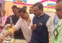 मार्कंडादेव येथे ”आयुष्यमान भारत, आंतरराष्ट्रीय पोषक धान्य वर्ष २०२३, सरकारच्या विकासाचे आठ वर्ष, जी-२०, स्वातंत्र्याचा अमृत महोत्सव” भव्य मल्टीमिडीया छायाचित्र प्रदर्शनाचा शुभारंभ