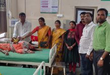 भारत राष्ट्र समितीचे राष्ट्रीय अध्यक्ष,तेलंगाणा राज्याचे मुख्यमंत्री मा.ना.श्री.के.सी.आर साहेब यांच्या वाढदिवसानिमित्त मुलचेरा येथे रुग्णांना फळ वाटप
