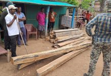 19 फर्नीचर मार्टवरती सिरोंचा वनविभागातील वनकर्मचाऱ्यांचे एकाच वेळी छापे, एकुण 7,85,905/- किंमतीचा अवैध साग माल जप्त