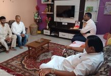 मंत्री ना.धर्मराव बाबा आत्राम यांनी स्व.अरविंद खोब्रागडे यांच्या कुटुंबियांची घेतले भेट