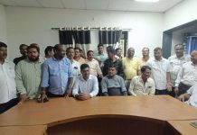 जिल्ह्यातील स्थानिक लोह खनिज वाहतुक दारांना लोह वाहतुक करणारी कंपनी बेरोजगार करणाच्या मार्गावर