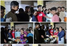 सार्वजनिक गणेश मंडळाच्या वतीने महाप्रसादाचे आमदार डॉ. देवराव होळी यांच्या हस्ते वितरण