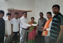 कुणघाडा येथील कुणघाडकर परिवारातील सदस्यांची आमदार डॉ. देवराव जी होळी यांनी घेतली सांत्वनपर भेट