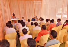 माजी खा.अशोक नेते यांच्या नेतृत्वात मार्गदर्शनात धान्य व्यापारी बैठक संपन्न