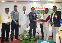 टसर रेशीमला लोकप्रिय बनवणे आवश्यकvकेंद्रीय रेशम बोर्ड अनुसंधान व प्रशिक्षण संस्थेचे संचालक डॉ. एन.बी. चौधरी