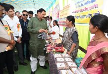 आदिवासी समाजाला मुख्य प्रवाहात आणण्यासाठी सेवासुविधांकरिता भरघोस निधी उपलब्ध केला जाईल मंत्री डॉ ऊईके