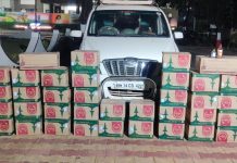गडचिरोली पोलीसांनी केला चारचाकी वाहन व अवैध दारुसह एकुण 5,32,800/- रुपयांचा मुद्देमाल जप्त