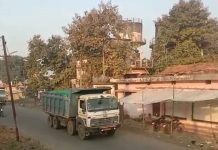 मार्कंडादेव येथील मंदिर रेतीच्या ओवर लोड वाहतुकीमुळे जमीनदोस्त होण्याच्या मार्गांवर