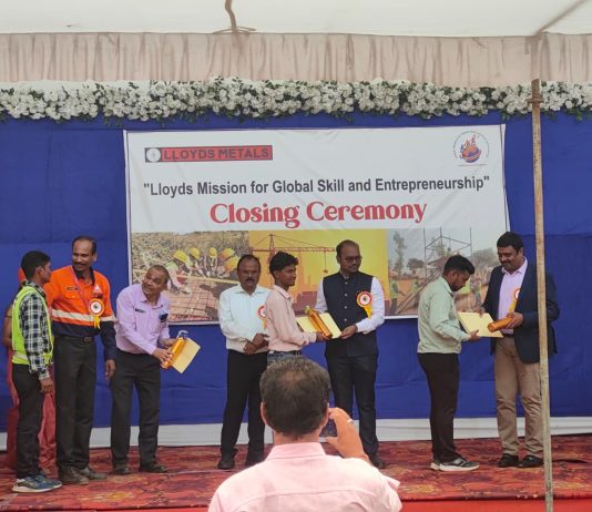 लॉयड्सकडून गडचिरोलीत कौशल्य विकासाला चालना; LMGSE उपक्रमाचा दुसरा बॅच यशस्वी