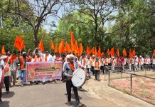 ‘डफरे बजाओ’ आंदोलनातून अभियंता सुरेश साखरवाडे यांच्या हकालपट्टीची मागणी; अरविंदभाऊ कात्रटवार आक्रमक निकृष्ट पुल बांधकाम, बोगस कामे व भ्रष्टाचाराच्या आरोपांवरून शासनाला धारेवर